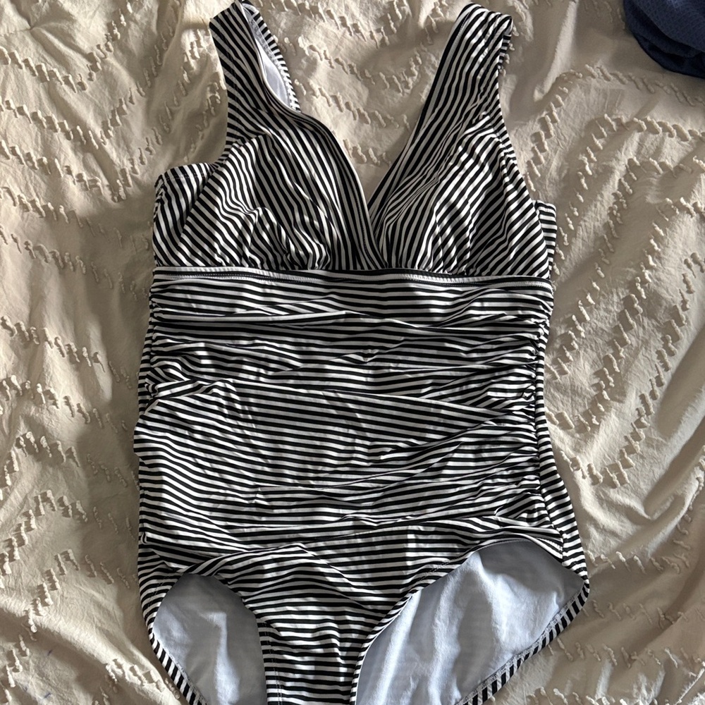Elegant Black and White Striped Women's One Piece Swimsuit